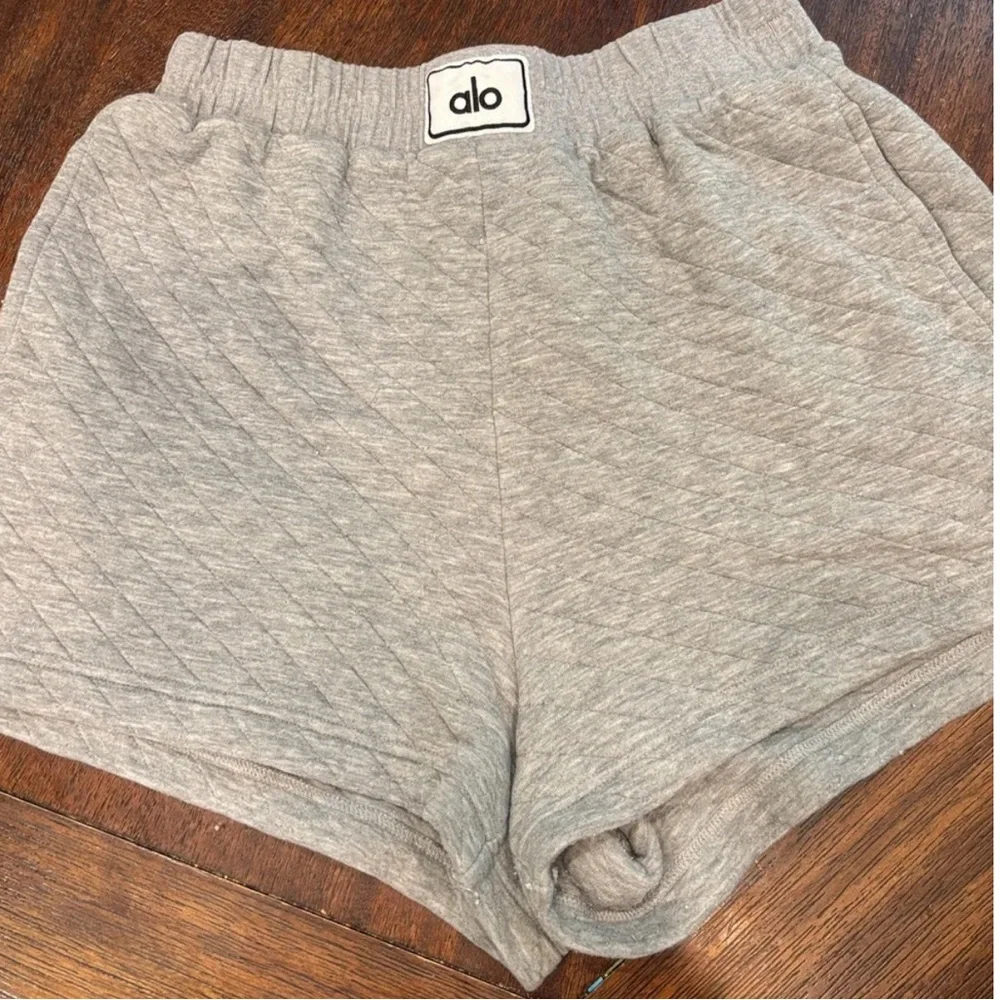 Alo Yoga Quilted Arena Boxing shorts, size small
